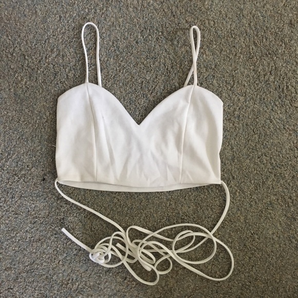 Tobi Tops - Sweetheart neckline crop top